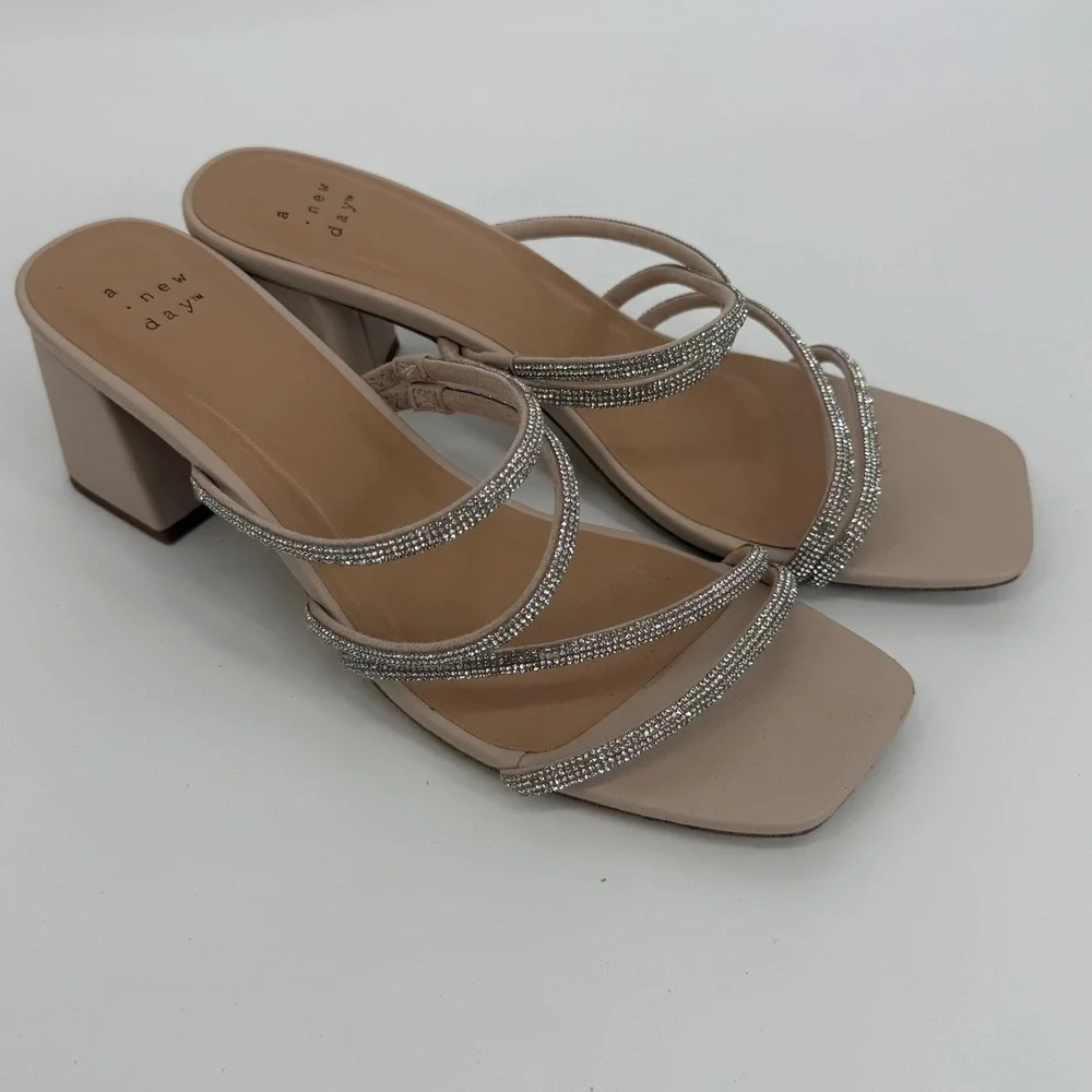 A New Day Block Heel Sandals Womens 10 Beige Excellent Rhinestone Strappy‎ Mules